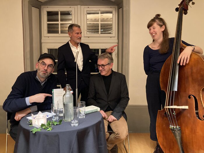 Martin Bieri, Michael Schläfli, Thomas Duarte und Johanna Pärli nach der Lesung in Schwarzenburg